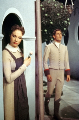 CINDERELLA_-_HQ_STILLS_005.jpg