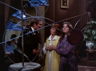 MCMILLAN_AND_WIFE_-_E1X05_THE_FACE_OF_MURDER_058.jpg