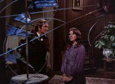 MCMILLAN_AND_WIFE_-_E1X05_THE_FACE_OF_MURDER_088.jpg