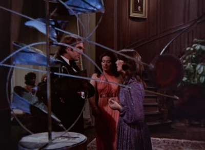 MCMILLAN_AND_WIFE_-_E1X05_THE_FACE_OF_MURDER_140.jpg