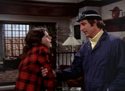 MCMILLAN_AND_WIFE_-_E1X05_THE_FACE_OF_MURDER_491.jpg