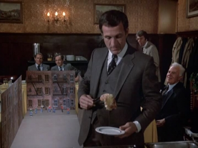 HILL_STREET_BLUES_-_E1X12_I_NEVER_PROMISED_YOU_A_ROSE_MARVIN_037.jpg