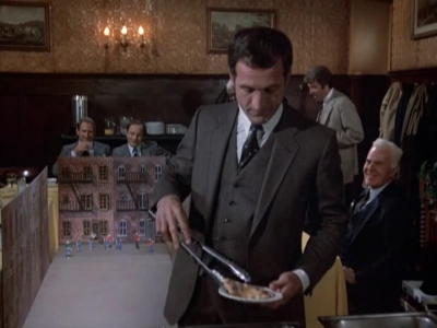HILL_STREET_BLUES_-_E1X12_I_NEVER_PROMISED_YOU_A_ROSE_MARVIN_045.jpg