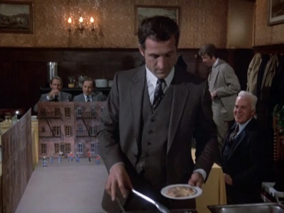 HILL_STREET_BLUES_-_E1X12_I_NEVER_PROMISED_YOU_A_ROSE_MARVIN_050.jpg