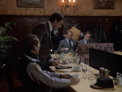 HILL_STREET_BLUES_-_E1X12_I_NEVER_PROMISED_YOU_A_ROSE_MARVIN_083.jpg