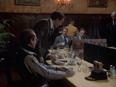 HILL_STREET_BLUES_-_E1X12_I_NEVER_PROMISED_YOU_A_ROSE_MARVIN_085.jpg