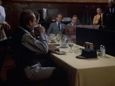 HILL_STREET_BLUES_-_E1X12_I_NEVER_PROMISED_YOU_A_ROSE_MARVIN_110.jpg