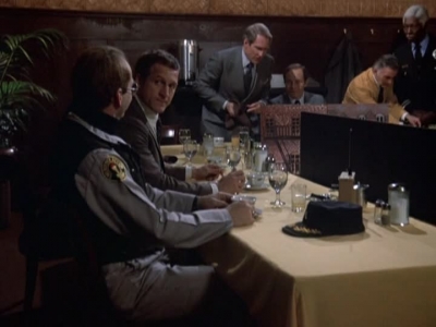 HILL_STREET_BLUES_-_E1X12_I_NEVER_PROMISED_YOU_A_ROSE_MARVIN_157.jpg