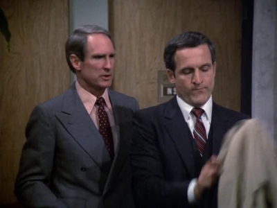 HILL_STREET_BLUES_-_E2X11_FREEDOMS_LAST_STAND_097.jpg