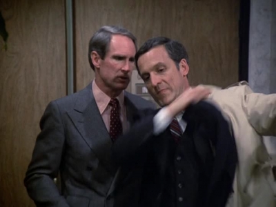 HILL_STREET_BLUES_-_E2X11_FREEDOMS_LAST_STAND_102.jpg
