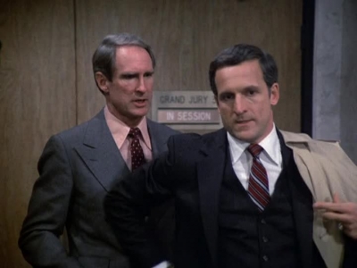 HILL_STREET_BLUES_-_E2X11_FREEDOMS_LAST_STAND_108.jpg