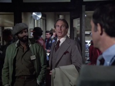 HILL_STREET_BLUES_-_E2X15_SOME_LIKE_IT_HOT_WIRED_030.jpg