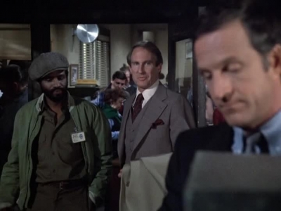 HILL_STREET_BLUES_-_E2X15_SOME_LIKE_IT_HOT_WIRED_040.jpg
