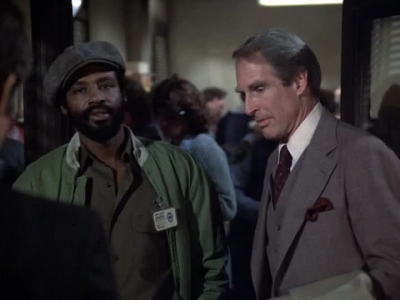HILL_STREET_BLUES_-_E2X15_SOME_LIKE_IT_HOT_WIRED_062.jpg
