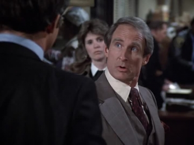 HILL_STREET_BLUES_-_E2X15_SOME_LIKE_IT_HOT_WIRED_241.jpg