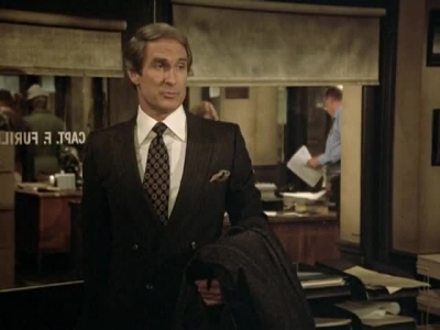 HILL_STREET_BLUES_-_E3X08_REQUIEM_FOR_A_HAIRBAG_268.jpg
