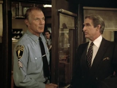 HILL_STREET_BLUES_-_E3X08_REQUIEM_FOR_A_HAIRBAG_300.jpg