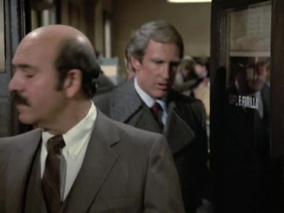 HILL_STREET_BLUES_-_E3X09_A_HAIR_OF_THE_DOG_155.jpg