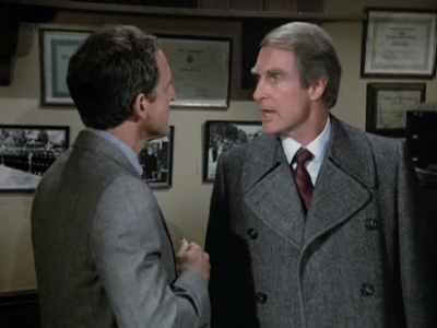 HILL_STREET_BLUES_-_E3X09_A_HAIR_OF_THE_DOG_450.jpg