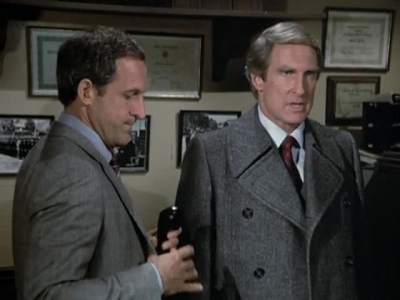 HILL_STREET_BLUES_-_E3X09_A_HAIR_OF_THE_DOG_500.jpg