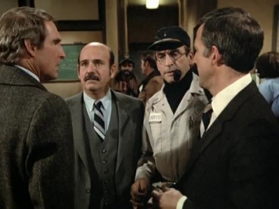 HILL_STREET_BLUES_-_E3X14_MOON_OVER_URANUS_377.jpg