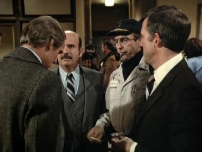 HILL_STREET_BLUES_-_E3X14_MOON_OVER_URANUS_383.jpg