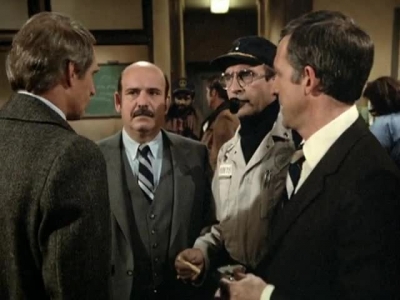 HILL_STREET_BLUES_-_E3X14_MOON_OVER_URANUS_392.jpg