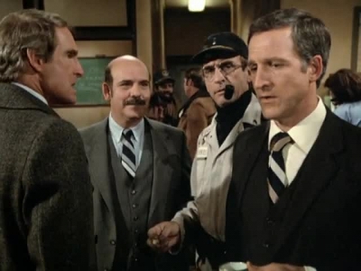 HILL_STREET_BLUES_-_E3X14_MOON_OVER_URANUS_406.jpg