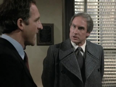 HILL_STREET_BLUES_-_E3X15_MOON_OVER_URANUS_THE_SEQUEL_194.jpg
