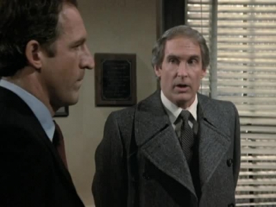 HILL_STREET_BLUES_-_E3X15_MOON_OVER_URANUS_THE_SEQUEL_305.jpg
