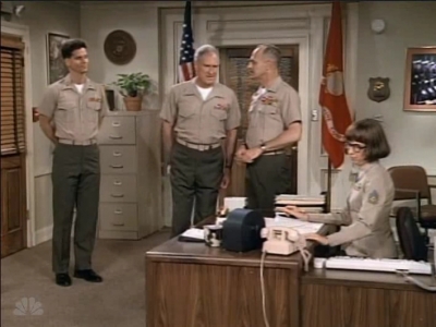 MJOR_DAD_-_E3X01_THE_SHUTDOWN_094.jpg