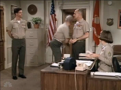 MJOR_DAD_-_E3X01_THE_SHUTDOWN_103.jpg