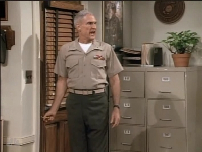 MJOR_DAD_-_E3X01_THE_SHUTDOWN_118.jpg