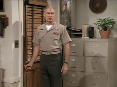 MJOR_DAD_-_E3X01_THE_SHUTDOWN_122.jpg