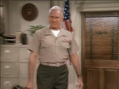 MJOR_DAD_-_E3X01_THE_SHUTDOWN_136.jpg