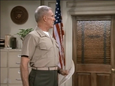 MJOR_DAD_-_E3X01_THE_SHUTDOWN_140.jpg