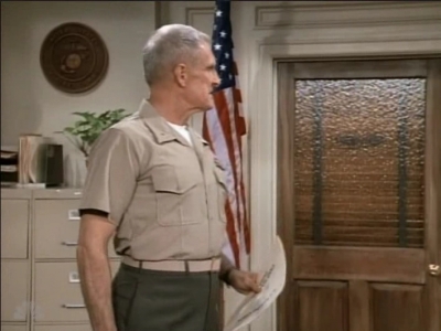 MJOR_DAD_-_E3X01_THE_SHUTDOWN_141.jpg