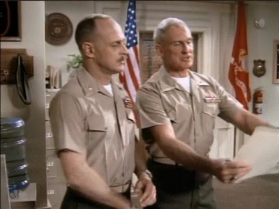 MJOR_DAD_-_E3X01_THE_SHUTDOWN_155.jpg