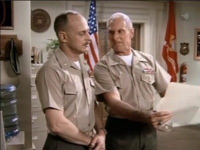 MJOR_DAD_-_E3X01_THE_SHUTDOWN_158.jpg