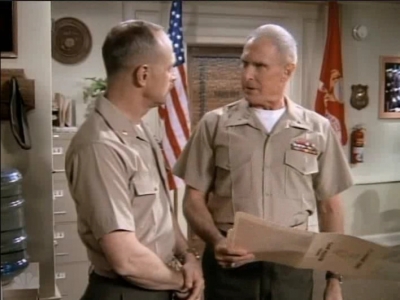 MJOR_DAD_-_E3X01_THE_SHUTDOWN_162.jpg
