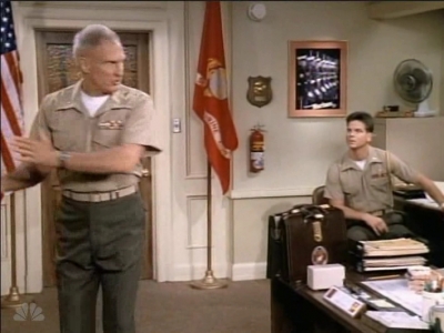 MJOR_DAD_-_E3X01_THE_SHUTDOWN_190.jpg