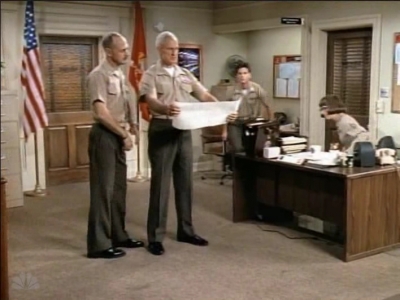 MJOR_DAD_-_E3X01_THE_SHUTDOWN_232.jpg