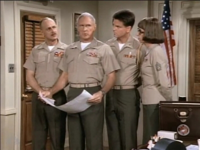 MJOR_DAD_-_E3X01_THE_SHUTDOWN_265.jpg