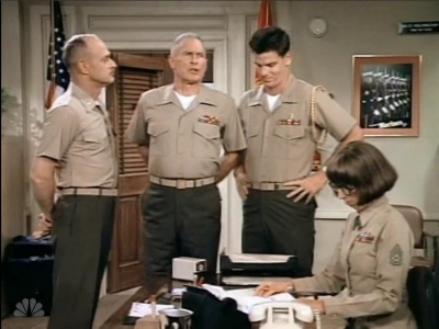 MAJOR_DAD_-_E3X03_POLLYS_PEN_PAL_027.jpg