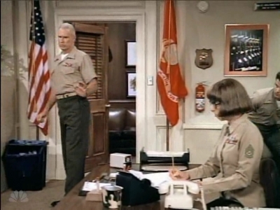 MAJOR_DAD_-_E3X03_POLLYS_PEN_PAL_065.jpg
