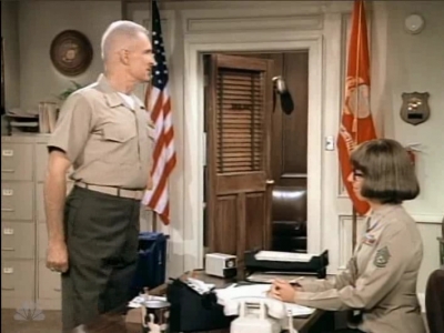 MAJOR_DAD_-_E3X03_POLLYS_PEN_PAL_072.jpg