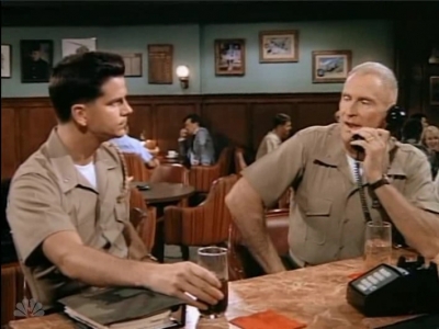MAJOR_DAD_-_E3X03_POLLYS_PEN_PAL_136.jpg