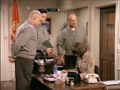 MAJOR_DAD_-_E3X03_POLLYS_PEN_PAL_266.jpg