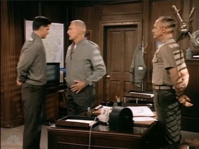 MAJOR_DAD_-_E3X03_POLLYS_PEN_PAL_386.jpg