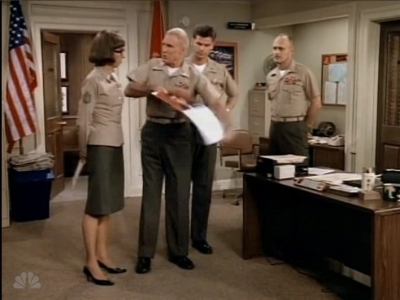 MAJOR_DAD_-_E3X04_A_FEW_GOOD_MEN_015.jpg